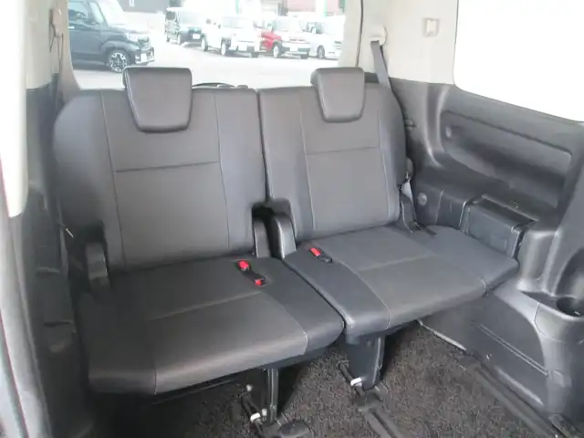 トヨタ エスクァイア Gi 沖縄県 2014(平26)年 8.1万km ホワイトパールクリスタルシャイン 純正9インチナビ、フルセグTV/バックカメラ/オーディオ【CD/DVD/SD/BT】/純正11型フリップダウンモニター/LEDヘッドライト/両側パワースライドドア/純正15インチアルミホイール/ウィンカードアミラー/合皮レザーシート/前席シートヒーター/クルーズコントロール/アイドリングストップ/フロントドライブレコーダー/ビルトインETC/スマートキー/新車整備手帳(保証書)&取扱説明書