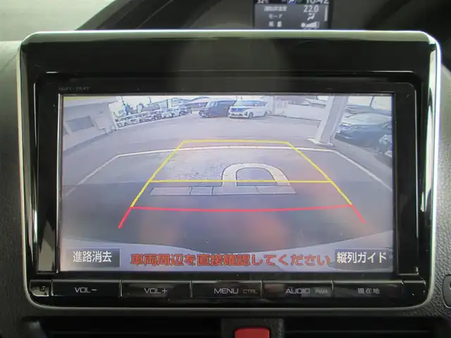 トヨタ エスクァイア Gi 沖縄県 2014(平26)年 8.1万km ホワイトパールクリスタルシャイン 純正9インチナビ、フルセグTV/バックカメラ/オーディオ【CD/DVD/SD/BT】/純正11型フリップダウンモニター/LEDヘッドライト/両側パワースライドドア/純正15インチアルミホイール/ウィンカードアミラー/合皮レザーシート/前席シートヒーター/クルーズコントロール/アイドリングストップ/フロントドライブレコーダー/ビルトインETC/スマートキー/新車整備手帳(保証書)&取扱説明書