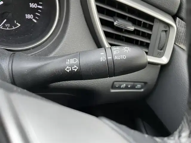 日産 エクストレイル 20X エマージェンシーブレーキ 愛知県 2015(平27)年 9.9万km ブリリアントホワイトパール (株)IDOMが運営する【じしゃロン名古屋鳴海店】の自社ローン専用車両になりますこちらは現金またはオートローンご利用時の価格です。自社ローンご希望の方は別途その旨お申付け下さい/4WD/純正メモリーナビ/アラウンドビューモニター/ビルトインETC/前席シートヒーター/クルーズコントロール(追跡なし)/LEDオートライト/保証書/取扱説明書/スペアキー