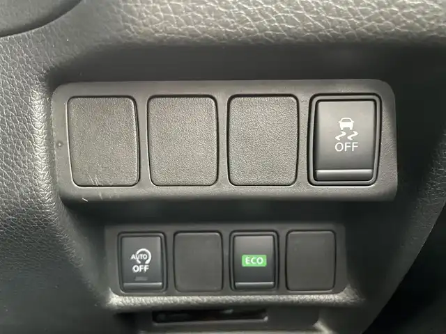 日産 エクストレイル 20X エマージェンシーブレーキ 愛知県 2015(平27)年 9.9万km ブリリアントホワイトパール (株)IDOMが運営する【じしゃロン名古屋鳴海店】の自社ローン専用車両になりますこちらは現金またはオートローンご利用時の価格です。自社ローンご希望の方は別途その旨お申付け下さい/4WD/純正メモリーナビ/アラウンドビューモニター/ビルトインETC/前席シートヒーター/クルーズコントロール(追跡なし)/LEDオートライト/保証書/取扱説明書/スペアキー