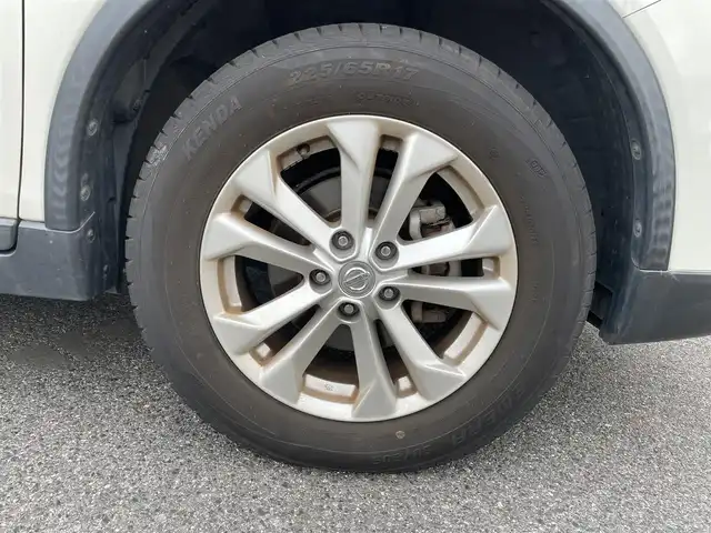 日産 エクストレイル 20X エマージェンシーブレーキ 愛知県 2015(平27)年 9.9万km ブリリアントホワイトパール (株)IDOMが運営する【じしゃロン名古屋鳴海店】の自社ローン専用車両になりますこちらは現金またはオートローンご利用時の価格です。自社ローンご希望の方は別途その旨お申付け下さい/4WD/純正メモリーナビ/アラウンドビューモニター/ビルトインETC/前席シートヒーター/クルーズコントロール(追跡なし)/LEDオートライト/保証書/取扱説明書/スペアキー