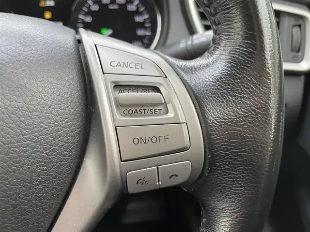 日産 エクストレイル 20X エマージェンシーブレーキ 愛知県 2015(平27)年 9.9万km ブリリアントホワイトパール (株)IDOMが運営する【じしゃロン名古屋鳴海店】の自社ローン専用車両になりますこちらは現金またはオートローンご利用時の価格です。自社ローンご希望の方は別途その旨お申付け下さい/4WD/純正メモリーナビ/アラウンドビューモニター/ビルトインETC/前席シートヒーター/クルーズコントロール(追跡なし)/LEDオートライト/保証書/取扱説明書/スペアキー