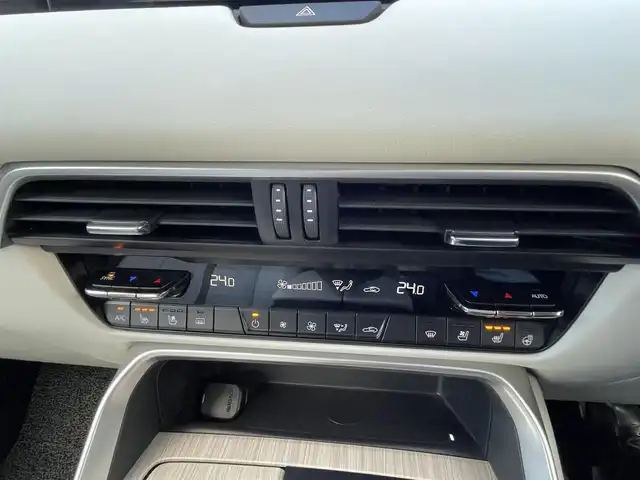 マツダ ＣＸ－６０ 25S エクスクルーシブモード 埼玉県 2023(令5)年 1.5万km プラチナクォーツメタリック 白革シート/シートヒーター＆エアシート/純正12.3型ナビTV/BOSEサウンド/360度カメラ/LEDヘッドライト/クリアランスソナー/パワーバックドア/純正19インチAW/BSM/ワイヤレス充電/プッシュスタート/スマートキー/保証書付整備手帳