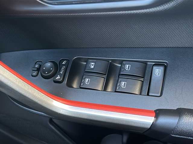 ダイハツ ロッキー X 山形県 2025(令7)年 0.1千km シャイニングホワイトパール ワンオーナー/4WD/衝突被害軽減ブレーキ/横滑り防止装置/寒冷地仕様/後方コーナーセンサー/9inchディスプレイオーディオ/（Bluetooth/AppleCarPlay/AndroidAuto/フルセグ)/全方位カメラ/LEDオートライト/オートマチックハイビーム/DNシートヒーター/純正AW/純正フロアマット/電動格納ウィンカーミラー/スマートキー×2/エンジンスターター/ドアバイザー