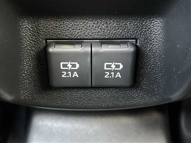 ダイハツ ロッキー X 山形県 2025(令7)年 0.1千km シャイニングホワイトパール ワンオーナー/4WD/衝突被害軽減ブレーキ/横滑り防止装置/寒冷地仕様/後方コーナーセンサー/9inchディスプレイオーディオ/（Bluetooth/AppleCarPlay/AndroidAuto/フルセグ)/全方位カメラ/LEDオートライト/オートマチックハイビーム/DNシートヒーター/純正AW/純正フロアマット/電動格納ウィンカーミラー/スマートキー×2/エンジンスターター/ドアバイザー