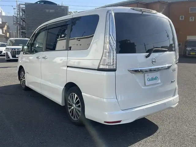 日産 セレナ HWS S HV Vセレ +Sefty 静岡県 2015(平27)年 8.7万km ブリリアントホワイトパール エマージェンシーブレーキ/アラウンドビューモニター/横滑り防止機能/車線逸脱警報/クルーズコントロール/フリップダウンモニター/純正SDナビ/・フルセグ/Bluetooth/SD/CD/DVD/両側パワースライドドア/LEDヘッドライト/フォグライト/スマートキーｘ２/プッシュスタート/2列目サンシェード/2列目パーソナルテーブル/純正16インチAW/ETC/ドアバイザー/純正フロアマット/新車時保証書/取扱説明書