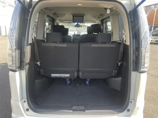 日産 セレナ HWS S HV Vセレ +Sefty 静岡県 2015(平27)年 8.7万km ブリリアントホワイトパール エマージェンシーブレーキ/アラウンドビューモニター/横滑り防止機能/車線逸脱警報/クルーズコントロール/フリップダウンモニター/純正SDナビ/・フルセグ/Bluetooth/SD/CD/DVD/両側パワースライドドア/LEDヘッドライト/フォグライト/スマートキーｘ２/プッシュスタート/2列目サンシェード/2列目パーソナルテーブル/純正16インチAW/ETC/ドアバイザー/純正フロアマット/新車時保証書/取扱説明書