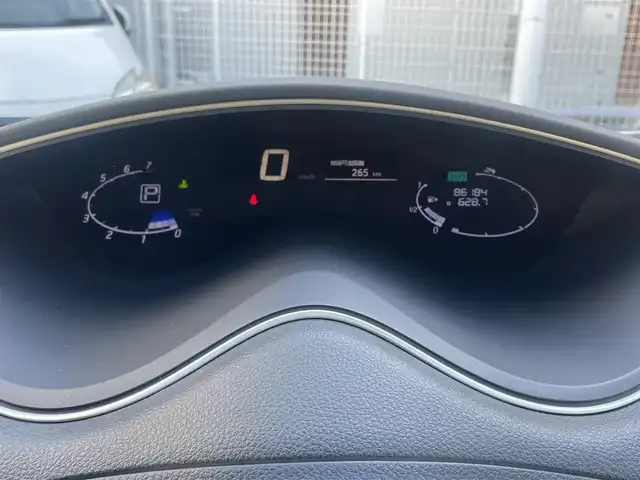 日産 セレナ HWS S HV Vセレ +Sefty 静岡県 2015(平27)年 8.7万km ブリリアントホワイトパール エマージェンシーブレーキ/アラウンドビューモニター/横滑り防止機能/車線逸脱警報/クルーズコントロール/フリップダウンモニター/純正SDナビ/・フルセグ/Bluetooth/SD/CD/DVD/両側パワースライドドア/LEDヘッドライト/フォグライト/スマートキーｘ２/プッシュスタート/2列目サンシェード/2列目パーソナルテーブル/純正16インチAW/ETC/ドアバイザー/純正フロアマット/新車時保証書/取扱説明書