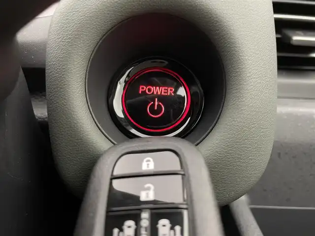 ホンダ フリード ハイブリット e:HEV クロスター 宮城県 2025(令7)年 0.1千km クリスタルブラックパール e:HEV クロスター　4WD　2LE80Z　6人　9インチナビ　LXM-242ZFNI(207680円)/登録済未使用車/純正９型ナビ/バックモニター/両側オートスライドドア/アダプティブクルーズコントロール/衝突軽減ブレーキ/レーンキープアシスト/オートハイビーム/シートヒーター/ハーフレザーシート/LEDヘッドライト/ルーフレール/フロントウィンドウ熱線