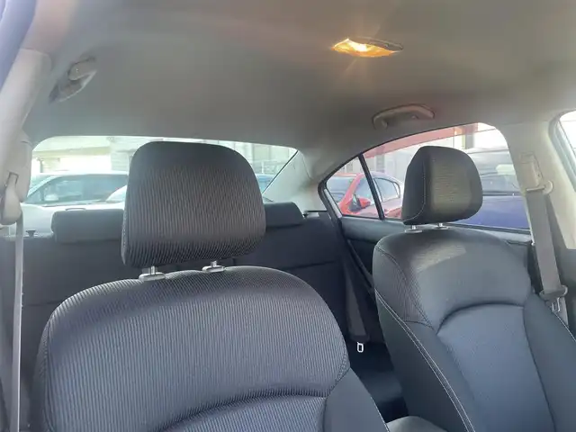 スバル インプレッサ Ｇ４ 2．0i アイサイト 群馬県 2014(平26)年 6.8万km クリスタルホワイトP ４WD/社外メモリナビ、地デジ、CD、DVD、Bluetooth/　（CN-HW890D）/バックカメラ/アイサイト/レーダークルーズコントロール/パドルシフト/ウインカーミラー/HIDヘッドライト/ETC/ドアバイザー/革巻きステア/スマートキー×２/整備手帳、取説