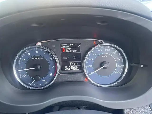 スバル インプレッサ Ｇ４ 2．0i アイサイト 群馬県 2014(平26)年 6.8万km クリスタルホワイトP ４WD/社外メモリナビ、地デジ、CD、DVD、Bluetooth/　（CN-HW890D）/バックカメラ/アイサイト/レーダークルーズコントロール/パドルシフト/ウインカーミラー/HIDヘッドライト/ETC/ドアバイザー/革巻きステア/スマートキー×２/整備手帳、取説