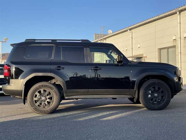 トヨタ ランドクルーザー ２５０ VX ファーストエディション 広島県 2024(令6)年 0.5万km ブラック 丸目ヘッドライト/アドバンストドライブ/ワンオーナー/サンルーフ/純正ナビ（フルセグTV/HDMI/Bluetooth）/JBLプレミアムサウンド/全方位モニター/ETC2.0/デジタルインナーミラー/ルーフレール/置くだけ充電/ブラウンレザーシート/・シートヒーター/・エアシート/・パワーシート/衝突被害軽減ブレーキ/車線逸脱警報/オートマチックハイビーム/ブラインドスポットモニター/レーダークルーズコントロール/コーナーセンサー/ステアリングヒーター/パワーバックドア/スペアキー