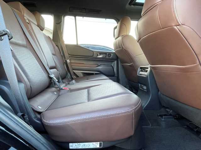 トヨタ ランドクルーザー ２５０ VX ファーストエディション 広島県 2024(令6)年 0.5万km ブラック 丸目ヘッドライト/アドバンストドライブ/ワンオーナー/サンルーフ/純正ナビ（フルセグTV/HDMI/Bluetooth）/JBLプレミアムサウンド/全方位モニター/ETC2.0/デジタルインナーミラー/ルーフレール/置くだけ充電/ブラウンレザーシート/・シートヒーター/・エアシート/・パワーシート/衝突被害軽減ブレーキ/車線逸脱警報/オートマチックハイビーム/ブラインドスポットモニター/レーダークルーズコントロール/コーナーセンサー/ステアリングヒーター/パワーバックドア/スペアキー