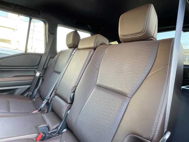 トヨタ ランドクルーザー ２５０ VX ファーストエディション 広島県 2024(令6)年 0.5万km ブラック 丸目ヘッドライト/アドバンストドライブ/ワンオーナー/サンルーフ/純正ナビ（フルセグTV/HDMI/Bluetooth）/JBLプレミアムサウンド/全方位モニター/ETC2.0/デジタルインナーミラー/ルーフレール/置くだけ充電/ブラウンレザーシート/・シートヒーター/・エアシート/・パワーシート/衝突被害軽減ブレーキ/車線逸脱警報/オートマチックハイビーム/ブラインドスポットモニター/レーダークルーズコントロール/コーナーセンサー/ステアリングヒーター/パワーバックドア/スペアキー