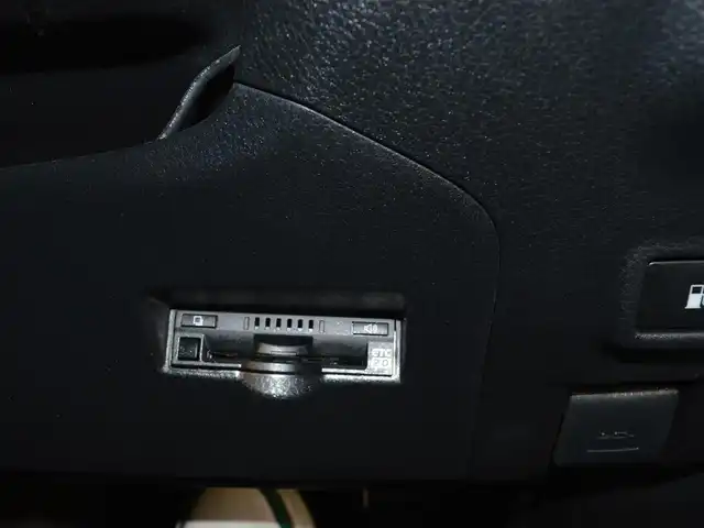 トヨタ Ｃ－ＨＲ G 栃木県 2018(平30)年 8.5万km ブラック/ホワイトパールクリスタルシャイン 2トーン ディーラー点検記録簿/[R1.2.4]/Toyota Safety Sense/[PCS/LDA/AHB]/ブラインドスポットモニター/レーダークルーズコントロール/クリアランスソナー/リアクロストラフィックアラート/運転支援機能/[ECB/ABS/ブレーキアシスト/VSC/S-VSC/TRC/ヒルスタートアシストコントロール/EPS]/純正T-Connect9インチナビゲーションシステム/[フルセグ/AM/FM/CD/DVD/BT]/オートライト/LEDヘッドライト/LEDフォグライト/シートヒーター[前席]/ビルトインETC2.0/電動パーキング/電動格納ミラー/ウィンカーミラー/スマートスペアキー×1/取扱説明書/保証書