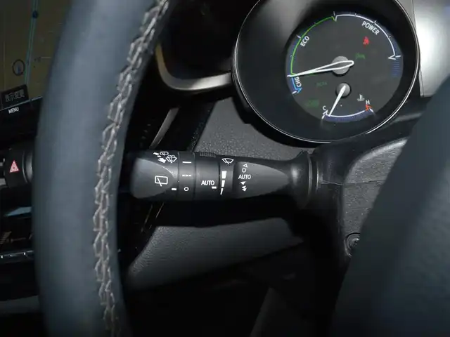 トヨタ Ｃ－ＨＲ G 栃木県 2018(平30)年 8.5万km ブラック/ホワイトパールクリスタルシャイン 2トーン ディーラー点検記録簿/[R1.2.4]/Toyota Safety Sense/[PCS/LDA/AHB]/ブラインドスポットモニター/レーダークルーズコントロール/クリアランスソナー/リアクロストラフィックアラート/運転支援機能/[ECB/ABS/ブレーキアシスト/VSC/S-VSC/TRC/ヒルスタートアシストコントロール/EPS]/純正T-Connect9インチナビゲーションシステム/[フルセグ/AM/FM/CD/DVD/BT]/オートライト/LEDヘッドライト/LEDフォグライト/シートヒーター[前席]/ビルトインETC2.0/電動パーキング/電動格納ミラー/ウィンカーミラー/スマートスペアキー×1/取扱説明書/保証書