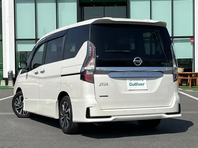 日産 セレナ ハイウェイスター V 奈良県 2019(令1)年 4.1万km ブリリアントホワイトパール 純正９インチナビ　/フルセグＴＶ　/BT/CD/DVD/Blu-ray/iPod/SD/USB/全方位カメラ　/ドライブレコーダー　/ビルトインＥＴＣ　/両側パワースライドドア　/前後コーナーセンサー　/プロパイロット　/衝突被害軽減システム　/ＬＥＤヘッドライト　/追従クルーズコントロール/AUTOHOLD/三列シート