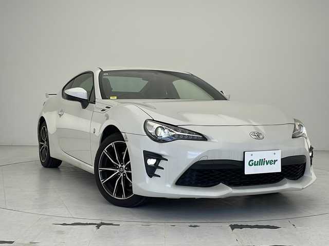 トヨタ ８６ GT リミテッド 沖縄県 2017(平29)年 2.3万km クリスタルホワイトパール ワンオーナー　/純正ナビ(NSZT-W66T)/(フルセグＴＶ　ＤＶＤ再生　ＢＴ接続)/バックカメラ　/パドルシフト　/ＥＴＣ　/クルーズコントロール　/ハーフレザーシート　/シートヒーター　/ＬＥＤオートライト　/純正１４インチアルミ
