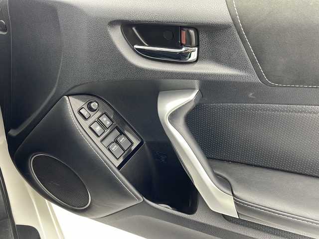 トヨタ ８６ GT リミテッド 沖縄県 2017(平29)年 2.3万km クリスタルホワイトパール ワンオーナー　/純正ナビ(NSZT-W66T)/(フルセグＴＶ　ＤＶＤ再生　ＢＴ接続)/バックカメラ　/パドルシフト　/ＥＴＣ　/クルーズコントロール　/ハーフレザーシート　/シートヒーター　/ＬＥＤオートライト　/純正１４インチアルミ