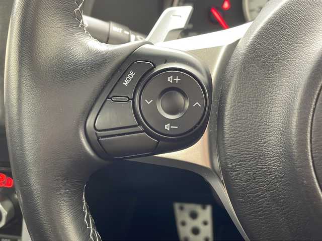 トヨタ ８６ GT リミテッド 沖縄県 2017(平29)年 2.3万km クリスタルホワイトパール ワンオーナー　/純正ナビ(NSZT-W66T)/(フルセグＴＶ　ＤＶＤ再生　ＢＴ接続)/バックカメラ　/パドルシフト　/ＥＴＣ　/クルーズコントロール　/ハーフレザーシート　/シートヒーター　/ＬＥＤオートライト　/純正１４インチアルミ
