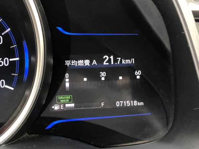 ホンダ フィット ハイブリット Lパッケージ 愛媛県 2016(平28)年 7.2万km ティンテッドシルバーM １オーナー　/ギャザーズナビ(VXM-175VFi)/・CD/DVD/フルセグTV/MSV/Bluetooth /バックカメラ /前方ドライブレコーダー /ハーフレザーシート /クルーズコントロール/LEDオートライト /社外レーダー/プッシュスタート/・スペアキー/取扱説明書/保証書