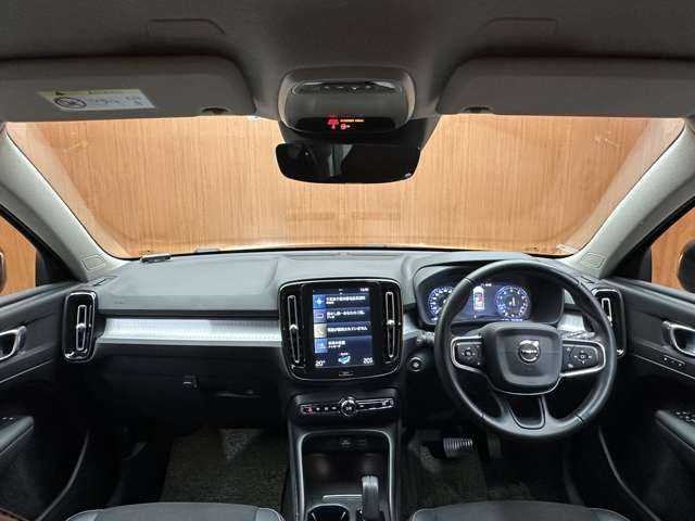 ボルボ ＸＣ４０ T4 AWD モメンタム 千葉県 2019(平31)年 5.2万km 黒 ＡＣＣ　/半革　/ナビ　/ＴＶ　/ＣａｒＰｌａｙ　/Ｂｌｕｅｔｏｏｔｈ接続　/３６０°パーキングアシスト　/電動リアゲート　/運転席パワーシート　/ＬＥＤヘッドライト　/衝突軽減Ｂ　/ＢＳＭ　/ＬＫＡ　/禁煙車　/ＥＴＣ
