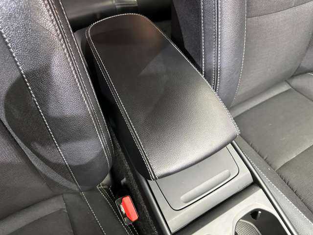 ボルボ ＸＣ４０ T4 AWD モメンタム 千葉県 2019(平31)年 5.2万km 黒 ＡＣＣ　/半革　/ナビ　/ＴＶ　/ＣａｒＰｌａｙ　/Ｂｌｕｅｔｏｏｔｈ接続　/３６０°パーキングアシスト　/電動リアゲート　/運転席パワーシート　/ＬＥＤヘッドライト　/衝突軽減Ｂ　/ＢＳＭ　/ＬＫＡ　/禁煙車　/ＥＴＣ