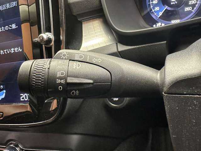 ボルボ ＸＣ４０ T4 AWD モメンタム 千葉県 2019(平31)年 5.2万km 黒 ＡＣＣ　/半革　/ナビ　/ＴＶ　/ＣａｒＰｌａｙ　/Ｂｌｕｅｔｏｏｔｈ接続　/３６０°パーキングアシスト　/電動リアゲート　/運転席パワーシート　/ＬＥＤヘッドライト　/衝突軽減Ｂ　/ＢＳＭ　/ＬＫＡ　/禁煙車　/ＥＴＣ