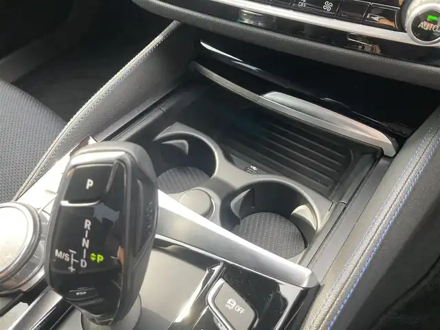 ＢＭＷ ５２３ｄ ED ミッション:インポッシブル 熊本県 2018(平30)年 2.7万km サファイアブラックP ・スマートキー/・プッシュスタート/・インテリジェントセーフティ/・注意喚起アシスタント/・PDC自動起動/・アクティブPDC緊急ブレーキ/・パーキングアシスト/・ハイビームアシスト/・クルーズコントロール(追従式)/・パワーシート/・純正HDDナビ/　【DVD・Bluetooth・USB・MSV・AppleCarPlay】/・harman/kardonサウンドシステム/・フルセグTV/・全方位カメラ/・ドライブレコーダー(前方録画)/・パワートランク/・LEDヘッドランプ/・LEDフォグランプ/・純正マット/・保証書/取説
