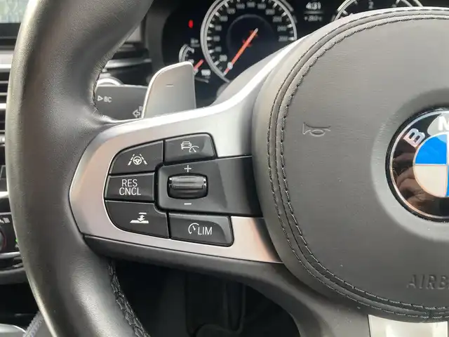ＢＭＷ ５２３ｄ ED ミッション:インポッシブル 熊本県 2018(平30)年 2.7万km サファイアブラックP ・スマートキー/・プッシュスタート/・インテリジェントセーフティ/・注意喚起アシスタント/・PDC自動起動/・アクティブPDC緊急ブレーキ/・パーキングアシスト/・ハイビームアシスト/・クルーズコントロール(追従式)/・パワーシート/・純正HDDナビ/　【DVD・Bluetooth・USB・MSV・AppleCarPlay】/・harman/kardonサウンドシステム/・フルセグTV/・全方位カメラ/・ドライブレコーダー(前方録画)/・パワートランク/・LEDヘッドランプ/・LEDフォグランプ/・純正マット/・保証書/取説
