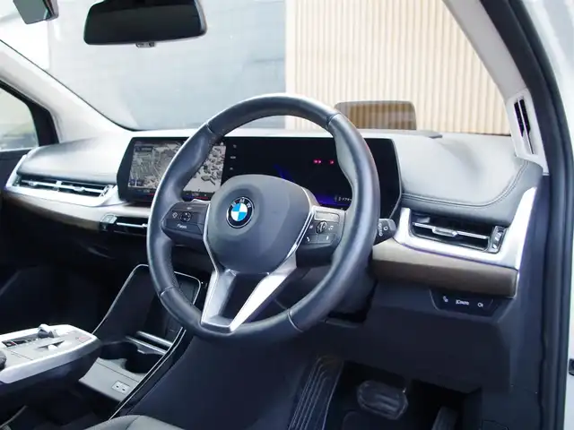 ＢＭＷ ＢＭＷ ２１８ｄ アクティブツアラー エクスクルーシブ 埼玉県 2023(令5)年 1.4万km アルピンホワイトⅢ ブラックレザーシート /アダプティブクルーズコントロール /インテリジェントセーフティ /ヘッドアップディスプレイ /CarPlay /PDC /ブラインドスポットモニター /全周囲カメラ /純正ナビ /ドラレコ /ETC /ワイヤレス充電/シートポジションメモリー機能