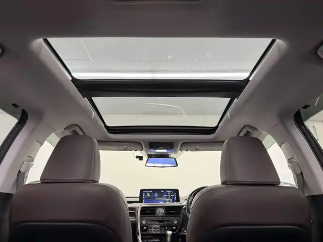 レクサス ＲＸ 450h バージョンL 三重県 2019(令1)年 6万km ソニッククォーツ ハイブリッド/4WD/MTモード付CVT/12.3型ナビ（AM/FM/CD/DVD/SDREC/SD/USB/Bluetooth/Miracast/AUX/TV）/パノラミックビューモニター/モデリスタエアロ（F/S/R下）/ドライブレコーダー 前後（デジタルミラー内蔵型）/ETC2.0/LEXUS Safety System＋/●プリクラッシュセーフティ/●レーンキーピングアシスト/●レーダークルコン（全車速追従機能付）/●オートハイビーム/・ブラインドスポットモニター＆リヤクロストラフィックアラート・オートブレーキ/・ロードサインアシスト/・先行車発進告知機能/・【OP】ITS Connect/装備/・【OP】パノラマルーフ/・【OP】ルーフレール/・デジタルインナーミラー（外品）/・セミアニリン本革シート（茶色）/・パワーシート（D/Nメモリー付10way/2nd）/・シートヒーター（D/N/2nd左右）＆ベンチレーション（D/N）/・ステアリングヒーター/・タッチレスパワーバックドア/・AC100Vコンセント（100W）/・カラーヘッドアップディスプレイ/・左右独立オートエアコン/・オートワイパー/・純正20inAW/・保/取/ナビ取/・スマートキーx2、カードキーx1