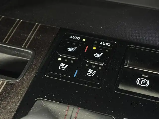 レクサス ＲＸ 450h バージョンL 三重県 2019(令1)年 6万km ソニッククォーツ ハイブリッド/4WD/MTモード付CVT/12.3型ナビ（AM/FM/CD/DVD/SDREC/SD/USB/Bluetooth/Miracast/AUX/TV）/パノラミックビューモニター/モデリスタエアロ（F/S/R下）/ドライブレコーダー 前後（デジタルミラー内蔵型）/ETC2.0/LEXUS Safety System＋/●プリクラッシュセーフティ/●レーンキーピングアシスト/●レーダークルコン（全車速追従機能付）/●オートハイビーム/・ブラインドスポットモニター＆リヤクロストラフィックアラート・オートブレーキ/・ロードサインアシスト/・先行車発進告知機能/・【OP】ITS Connect/装備/・【OP】パノラマルーフ/・【OP】ルーフレール/・デジタルインナーミラー（外品）/・セミアニリン本革シート（茶色）/・パワーシート（D/Nメモリー付10way/2nd）/・シートヒーター（D/N/2nd左右）＆ベンチレーション（D/N）/・ステアリングヒーター/・タッチレスパワーバックドア/・AC100Vコンセント（100W）/・カラーヘッドアップディスプレイ/・左右独立オートエアコン/・オートワイパー/・純正20inAW/・保/取/ナビ取/・スマートキーx2、カードキーx1