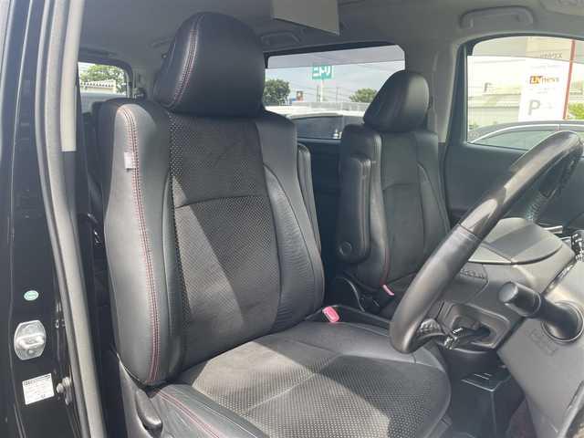 トヨタ ヴェルファイア 2．4Z ゴールデンアイズⅡ 鳥取県 2014(平26)年 13.3万km ブラック (株)IDOMが運営する【じしゃロン鳥取店】の自社ローン専用車両になります。こちらは現金またはオートローンご利用時の価格です。自社ローンご希望の方は別途その旨お申付け下さい/純正SDナビ（NSZT-W62G）/・フルセグ/CD/DVD/BT/バックカメラ/純正フリップダウンモニター/両側パワースライドドア/HIDオートライト/2列目オットマンシート/ウッドコンビステアリング/ステアリングスイッチ/クルーズコントロール/前後クリアランスソナー/パワーバックドア/ビルトインETC/スマートキー×2/プッシュスタート
