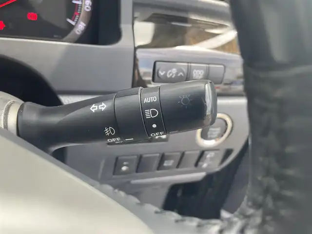 トヨタ ヴェルファイア 2．4Z ゴールデンアイズⅡ 鳥取県 2014(平26)年 13.3万km ブラック (株)IDOMが運営する【じしゃロン鳥取店】の自社ローン専用車両になります。こちらは現金またはオートローンご利用時の価格です。自社ローンご希望の方は別途その旨お申付け下さい/純正SDナビ（NSZT-W62G）/・フルセグ/CD/DVD/BT/バックカメラ/純正フリップダウンモニター/両側パワースライドドア/HIDオートライト/2列目オットマンシート/ウッドコンビステアリング/ステアリングスイッチ/クルーズコントロール/前後クリアランスソナー/パワーバックドア/ビルトインETC/スマートキー×2/プッシュスタート