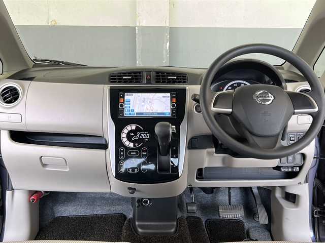 日産 デイズ X 千葉県 2014(平26)年 3.3万km プレミアムパープルP 社外SDナビ/フルセグTV/Bluetooth再生/DVD/CDミュージックサーバー/AUX/iPodミュージックプレイヤー/バックカメラ/アラウンドビュー/社外ETC/アイドリングストップ/エンジンプッシュスタート/スタッドレスタイヤ装着/インカーミラー/保証書/取扱説明書/記録薄
