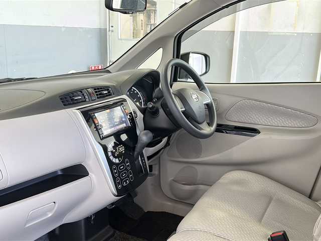 日産 デイズ X 千葉県 2014(平26)年 3.3万km プレミアムパープルP 社外SDナビ/フルセグTV/Bluetooth再生/DVD/CDミュージックサーバー/AUX/iPodミュージックプレイヤー/バックカメラ/アラウンドビュー/社外ETC/アイドリングストップ/エンジンプッシュスタート/スタッドレスタイヤ装着/インカーミラー/保証書/取扱説明書/記録薄