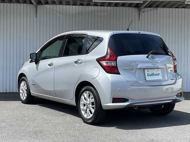 日産 ノート e－パワー X FOUR 長野県 2018(平30)年 4.4万km シルバー ４WD/エマージェンシーブレーキ/純正メモリナビフルセグTV/バックカメラ/純正エンジンスターター/前後コーナーセンサー /純正15インチアルミ/スペアキー