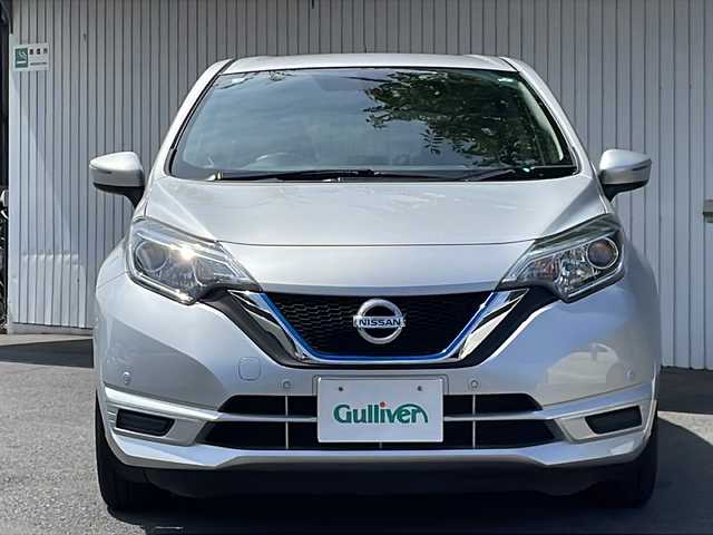 日産 ノート e－パワー X FOUR 長野県 2018(平30)年 4.4万km シルバー ４WD/エマージェンシーブレーキ/純正メモリナビフルセグTV/バックカメラ/純正エンジンスターター/前後コーナーセンサー /純正15インチアルミ/スペアキー