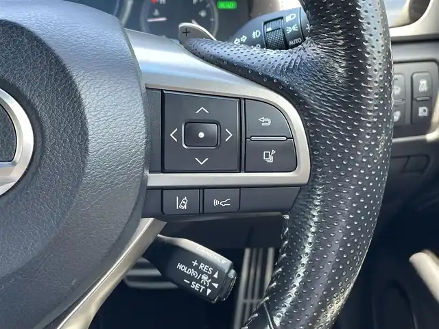 レクサス ＧＳ 300h Fスポーツ 岡山県 2016(平28)年 8万km グラファイトブラックガラスフレーク 登録時走行距離79379km/純正SDナビ/(AM/FM/DISC/TV/USB/BT)/レーンキープアシスト/ブレーキホールド/シートメモリ/パワーシート/D+Nシートヒーター/D+Nエアシート/ETC2.0/クルーズコントロール/パドルシフト/オートマチックハイビーム/スマートキー/スペアキー×1/カードキー×1/プッシュスタート/純正１９インチアルミホイール