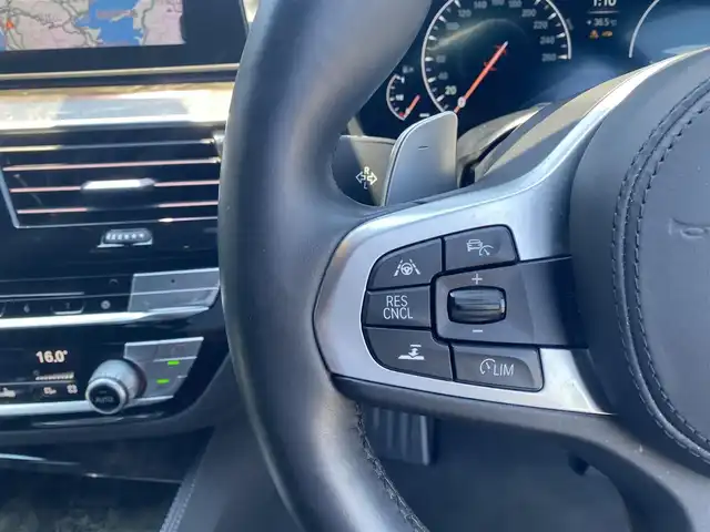 ＢＭＷ ５３０ｉ ツーリング Mスポーツ 福岡県 2020(令2)年 1.8万km アルピンホワイトⅢ ・1オーナー/・サンルーフ/・アクティブクルーズコントロール/・純正メモリーナビ/USB/Bluetooth/CD/DVD/・全方位カメラ/・黒革シート/シートヒーター/・社外前後ドライブレコーダー/・フルセグ/・ETC/・純正19AW/・プッシュスタート/・パーキングアシスト/・アイドリングストップ/・スマートキー/・電動リアゲート/・パワーシート/・レーンキープアシスト/・オートライト/・LEDライト/・パドルシフト