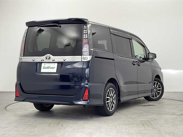 トヨタ ヴォクシー ZS 愛知県 2015(平27)年 5.3万km ブラッキッシュアゲハガラスフレーク /禁煙車//ワンオーナー車//純正ナビ//フルセグTV//バックカメラ//ビルトインETC//社外前方ドライブレコーダー//LEDヘッドライト//オートライト//左側パワースライドドア//後席サンシェード//純正16インチアルミホイール//純正フロアマット//純正ドアバイザー//革巻きステアリング//ステアリングスイッチ//プッシュスタート//電動格納ミラーウィンカー//アイドリングストップ//新車保証書・取扱説明書//スペアキー