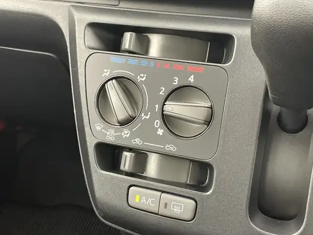 ダイハツ ミラ イース L SAⅢ 新潟県 2018(平30)年 4.4万km プラムブラウンクリスタルマイカ 4WD/純正オーディオ【CC-W67D】/スマートアシストIII/・衝突回避支援ブレーキ機能/・衝突警報機能/・車線逸脱警報機能/・誤発進抑制制御機能/・先行車発進お知らせ機能/・オートハイビーム/前後コーナーセンサー/アイドリングストップ/横滑り防止装置