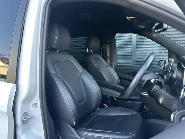メルセデス・ベンツ Ｖ２２０ d アバンギャルド ロング 茨城県 2020(令2)年 4.2万km ロッククリスタルホワイト ワンオ-ナ- /パノラマSR /両側PWスライドドア /360度カメラ /Bulmester /RSP /ACC /LKA /BSA /パークトロニック /黒革 /シートヒーター /M付パワーシート /ナビ /TV /BT /CarPlay /アンビエントライト /LED /インテリジェントハイビーム/パワーテールゲート/ETC2.0 /ドラレコ/禁煙車