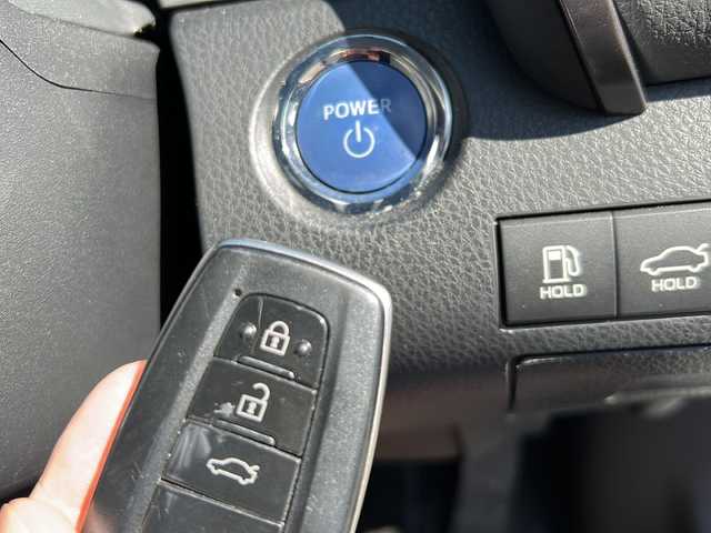 トヨタ カムリ WSレザーパッケージ 岐阜県 2019(令1)年 5.9万km エモーショナルレッドⅡ 登録時走行距離：58295km/純正ナビ/バックカメラ/フルセグテレビ・Bluetooth/TRDエアロ/TRDマフラー/スポーツサスペンション/ガーニッシュ/JBLサウンド/本革シート/シートヒーター/トヨタセーフティーセンス/ブラインドスポットモニター/レーダークルーズコントロール/ETC/LEDヘッドライト/オートライト/オートハイビーム/パワーシート/プッシュスタート/スマートキー