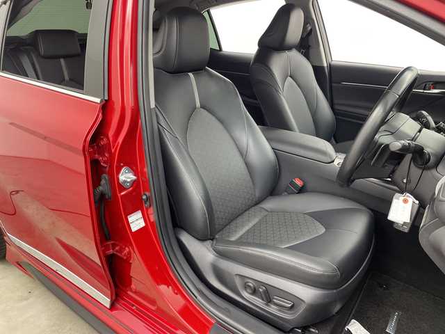 トヨタ カムリ WSレザーパッケージ 三重県 2019(令1)年 5.9万km エモーショナルレッドⅡ /禁煙車//純正ナビ/ フルセグテレビ・Bluetooth//バックカメラ//TRDエアロ//TRDマフラー//スポーツサスペンション//ガーニッシュ//JBLサウンド//本革シート//シートヒーター//トヨタセーフティーセンス//ブラインドスポットモニター//レーダークルーズコントロール//ETC//LEDヘッドライト//オートライト//オートハイビーム//パワーシート//プッシュスタート//スマートキー