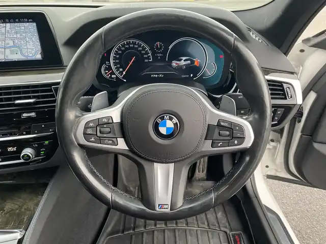 ＢＭＷ ５２３ｄ Mスポーツ 福岡県 2018(平30)年 6.9万km 白 ・アクティブクルーズコントロール/・純正ナビ/Bluetooth/USB/ScreenMirroring/・全方位カメラ/・ドライブレコーダー/・フルセグ/・ミラー型ETC/・純正19AW/・LEDライト/・BLIS