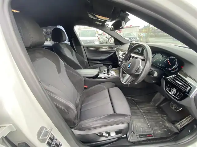 ＢＭＷ ５２３ｄ Mスポーツ 福岡県 2018(平30)年 6.9万km 白 ・アクティブクルーズコントロール/・純正ナビ/Bluetooth/USB/ScreenMirroring/・全方位カメラ/・ドライブレコーダー/・フルセグ/・ミラー型ETC/・純正19AW/・LEDライト/・BLIS