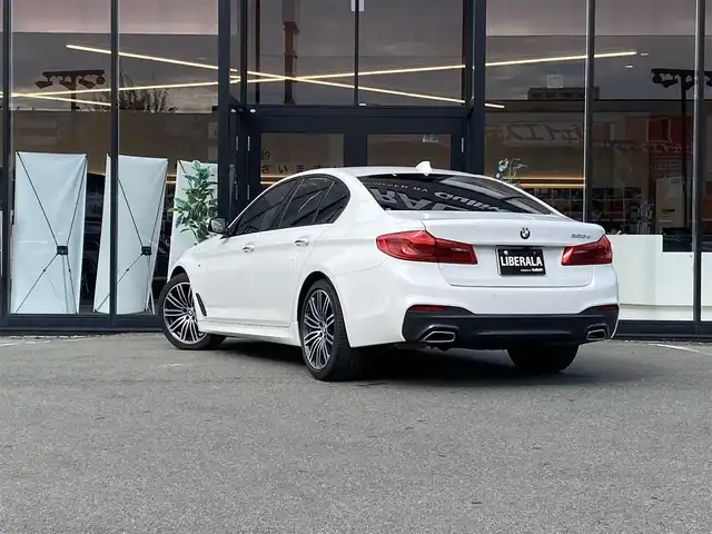ＢＭＷ ５２３ｄ Mスポーツ 福岡県 2018(平30)年 6.9万km 白 ・アクティブクルーズコントロール/・純正ナビ/Bluetooth/USB/ScreenMirroring/・全方位カメラ/・ドライブレコーダー/・フルセグ/・ミラー型ETC/・純正19AW/・LEDライト/・BLIS