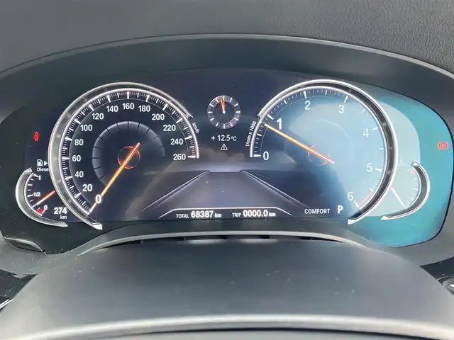 ＢＭＷ ５２３ｄ Mスポーツ 福岡県 2018(平30)年 6.9万km 白 ・アクティブクルーズコントロール/・純正ナビ/Bluetooth/USB/ScreenMirroring/・全方位カメラ/・ドライブレコーダー/・フルセグ/・ミラー型ETC/・純正19AW/・LEDライト/・BLIS